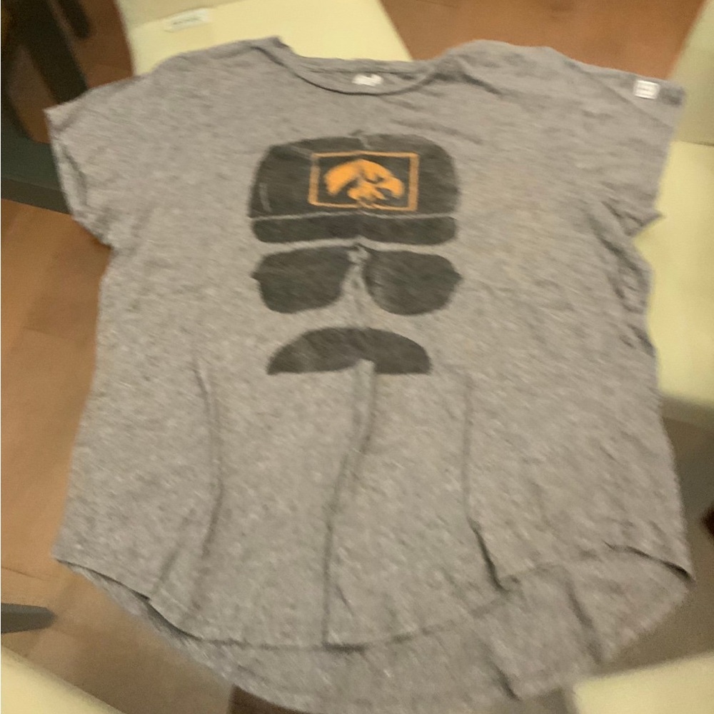 Gray Short Sleeve Tee with Retro Graphic